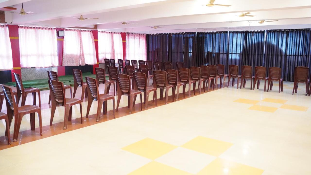 Dwaraka Grand Hotel Visakhapatnam Exterior photo